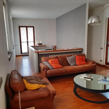 R&b Del Vicolo تشيزينا