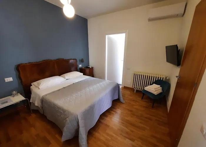 R&b Del Vicolo تشيزينا