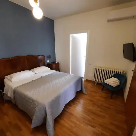 R&b Del Vicolo Чезена